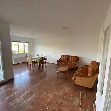 La Maison Bloom *